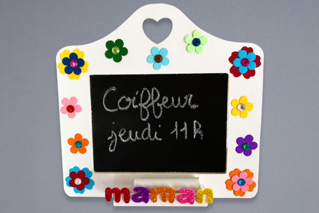 Heart-Shaped Slate Frame with Chalk Holder - 5 - Wooden Chalkboards - 10doigts.com - Ardoise en bois à décorer - 10doigts.fr