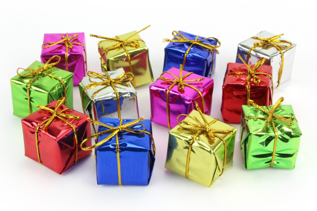 Mini Decorative Gifts - 12 Pieces - 1 - Small Christmas Decorations - 10doigts.com - Petites décorations de Noël - 10doigts.fr