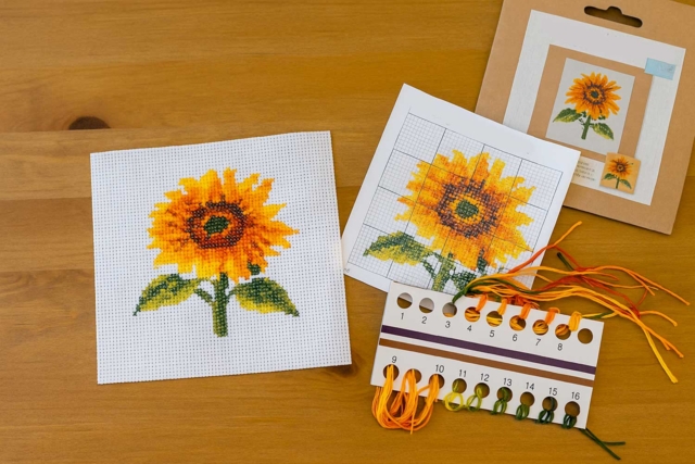 Cross Stitch Kit: Sunflower - 2 - Sewing Kits - 10doigts.com - Kits Mercerie - 10doigts.fr