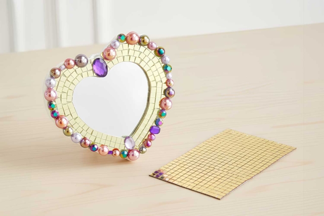 Wooden Heart Mirror - 2 - Decorative Mirrors - 10doigts.com - Miroirs à décorer - 10doigts.fr