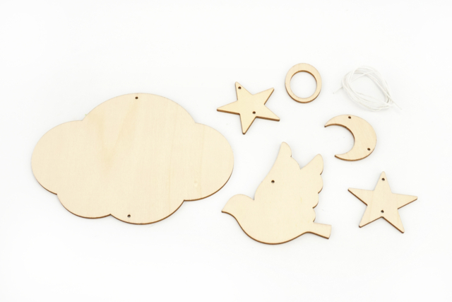 Wooden Sky Mobile to Assemble - 2 - Wooden Decorative Suspensions - 10doigts.com - Mobile en bois à fabriquer et carillons - 10doigts.fr