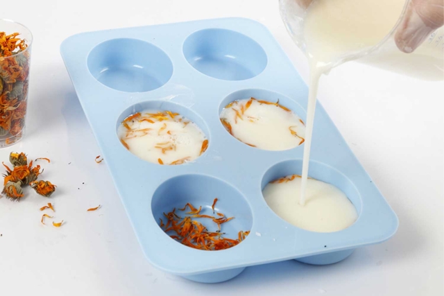 Silicone Mold - 6 Oval Shapes - 3 - Soap Molds and Accessories - 10doigts.com - Moules et accessoires savon - 10doigts.fr