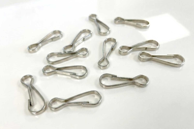 Silver Metal Carabiners - 12 Pieces - 1 - Keychains - 10doigts.com - Porte-clés - 10doigts.fr