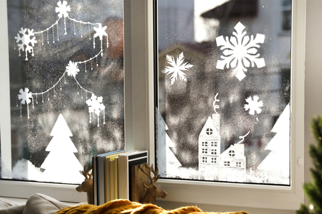 Snow Spray 150 ml - 3 - Christmas Window Decorations - 10doigts.com - Décors de fenêtres de Noël - 10doigts.fr
