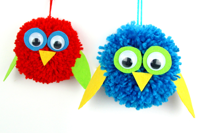 Pájaros en pompones de lana - Feuilles de feutrine - 10doigts.fr