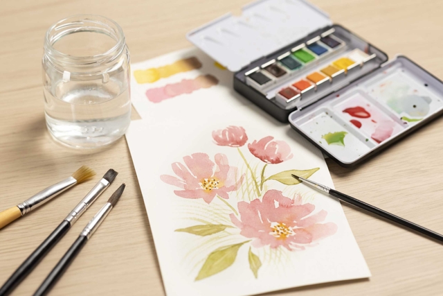 Travel Watercolor Set - 12 Half Pans - 2 - Watercolor Paint - 10doigts.com - Peinture aquarelle : palettes, pinceaux et accessoires pour peindre à l'eau - 10doigts.fr