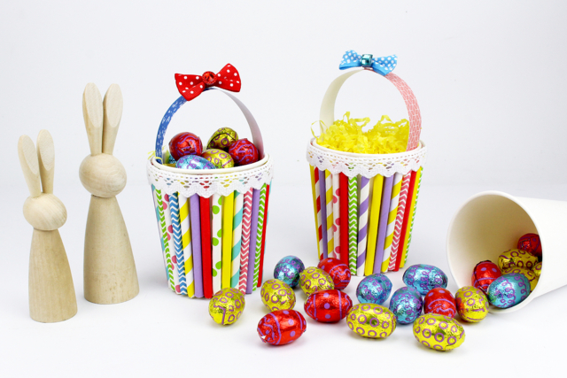 Cesta de Pascua con un vaso de cartón - Vaisselle jetable et réutilisable - 10doigts.fr