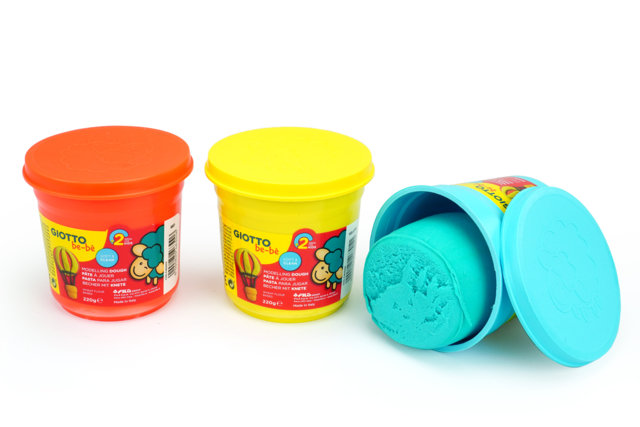Giotto Modeling Clay 220 g - 3 colors - 1 - Modeling for Toddlers - 10doigts.com - Modelage 1er âge - 10doigts.fr