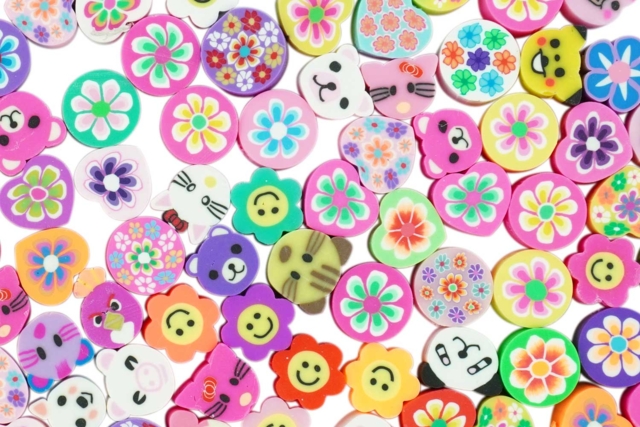 Animal, Flower, and Smiley Beads - Approximately 200 Beads - 2 - Polymer Clay Beads - 10doigts.com - Perles Pâte polymère - 10doigts.fr