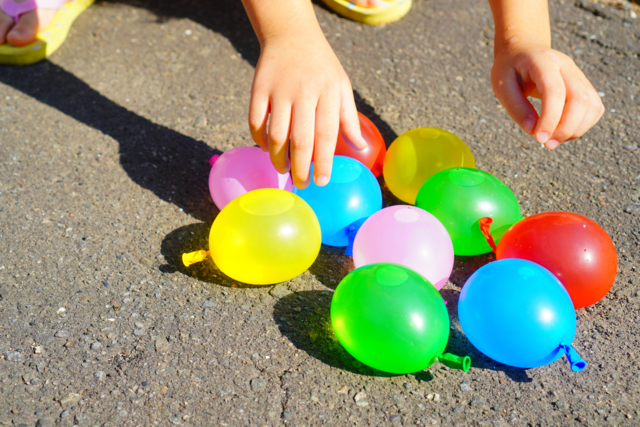Small Balloons for Water Bombs - 100 Pieces - 4 - Outdoor Games - 10doigts.com - Jeux d'extérieur à fabriquer pour bouger pendant l'été - 10doigts.fr