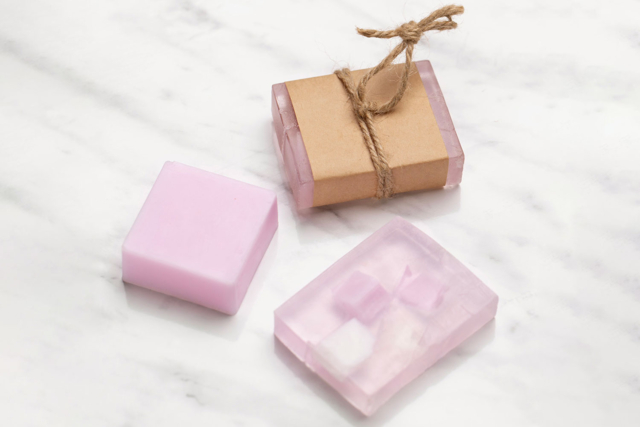 Translucent Soap Base - 1kg - 5 - Soap Bases - 10doigts.com - Bases de savon - 10doigts.fr