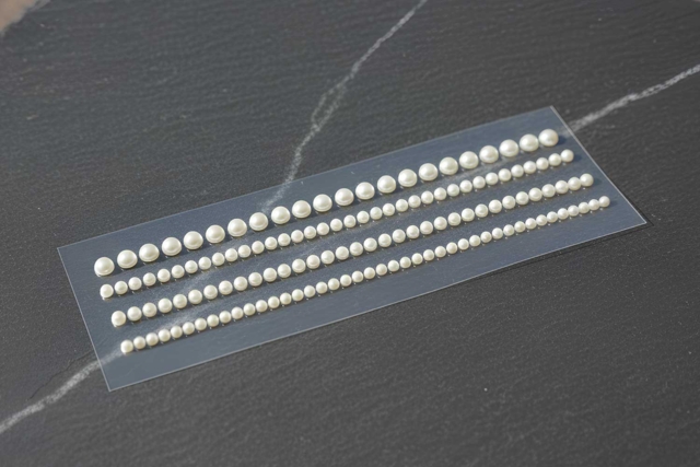 Pearlized White Adhesive Cabochons - 1 Sheet - 1 - Cabochons - 10doigts.com - Cabochons - 10doigts.fr