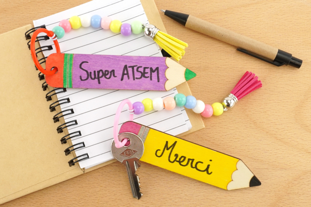 Pencil Keychains - 6 Pieces - 3 - Wooden Jewelry and Keychains - 10doigts.com - Bijoux et porte-clés en bois à décorer - 10doigts.fr