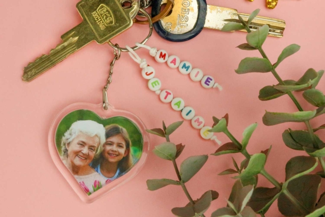 Plastic Keychains - 2 Pieces - 4 - Transparent Plastic - 10doigts.com - Plastique Transparent - 10doigts.fr