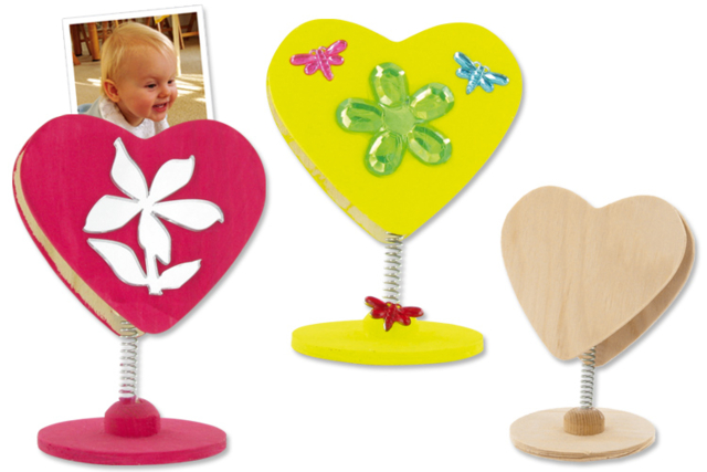 Wooden Heart Memo Clip - 5 - Decorative Photo Frames - 10doigts.com - Cadres et clips photos : des supports uniques pour afficher vos souvenirs - 10doigts.fr