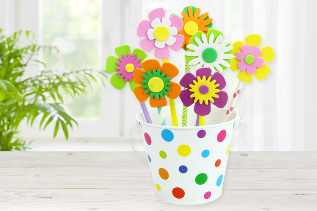 Bright Round Stickers - 324 pcs - 2 - Assorted Shapes Stickers - 10doigts.com - Gommettes formes assorties : un univers pour créer sans limite - 10doigts.fr