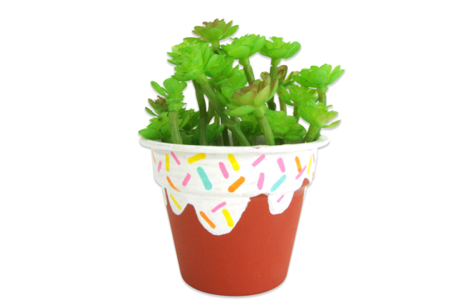 Plastic Pots - 6 Pieces - 11 - Opaque Plastic - 10doigts.com - Plastique Opaque - 10doigts.fr