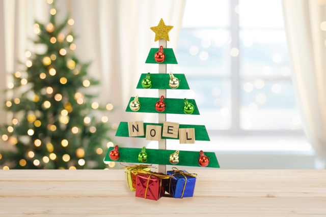 DIY Wooden Slatted Christmas Tree - 1 - Christmas Wooden Objects - 10doigts.com - Décorations de Noël en bois - 10doigts.fr
