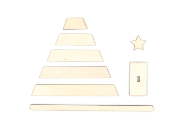 DIY Wooden Slatted Christmas Tree - 4 - Christmas Wooden Objects - 10doigts.com - Décorations de Noël en bois - 10doigts.fr