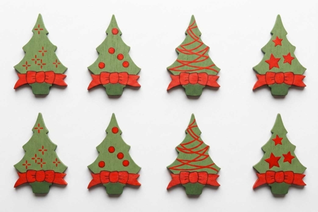 Decorated Wooden Christmas Trees - 8 Pieces - 3 - Painted Wooden Decor - 10doigts.com - Déco en bois peint - 10doigts.fr