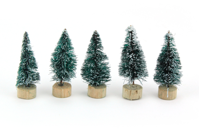 Snowy Decorative Christmas Trees - 5 Pieces - 1 - Nature Christmas Decor - 10doigts.com - Déco Noël nature : éléments naturels à coller - 10doigts.fr