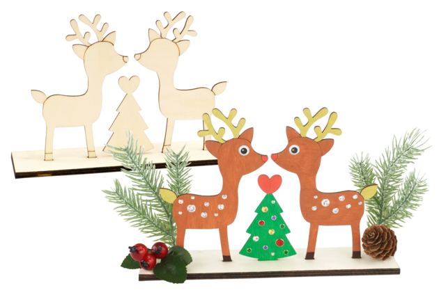 Christmas Scene with Reindeer and Tree - 1 - Christmas Wooden Objects - 10doigts.com - Décorations de Noël en bois - 10doigts.fr