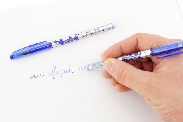 bolígrafo azul borrable - Écriture : l'art de tracer, de rédiger et de créer - 10doigts.fr