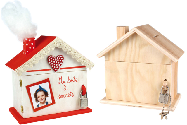 Wooden House Piggy Bank - 2 - Wooden Objects for the Home - 10doigts.com - Objets en bois à décorer pour la maison - 10doigts.fr