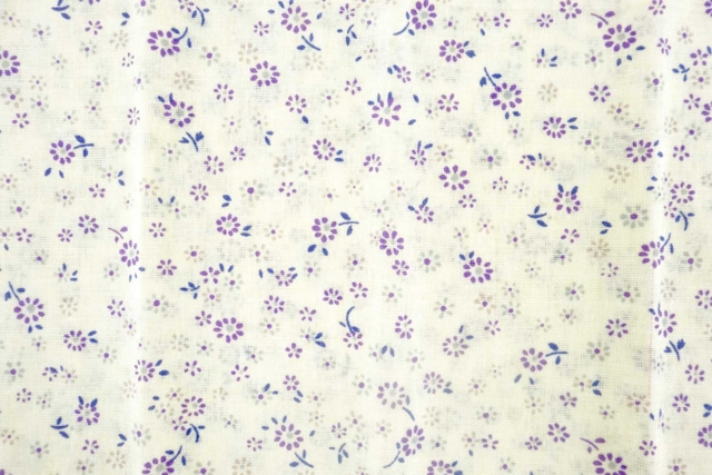 Printed Fabric Coupon with Purple Flowers - 43 x 53 cm - 3 - Fabric Coupons - 10doigts.com - Coupons de tissus - 10doigts.fr