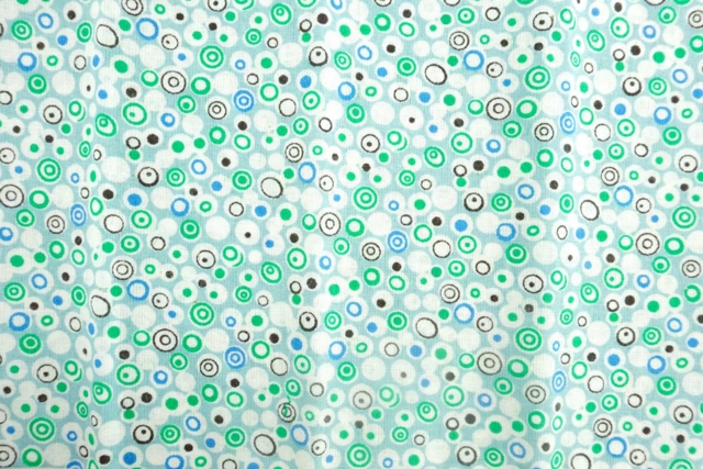 Printed Fabric Coupon Green Circles - 43 x 53 cm - 2 - Fabric Coupons - 10doigts.com - Coupons de tissus - 10doigts.fr