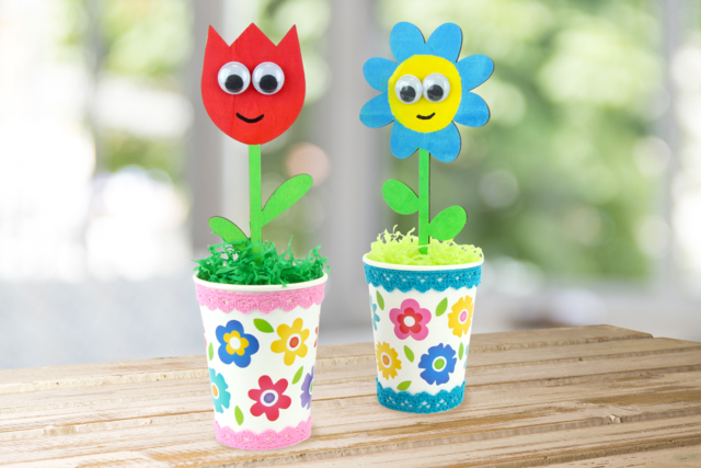 Une jolie fleur dans un pot - Décorations de table - 10doigts.fr