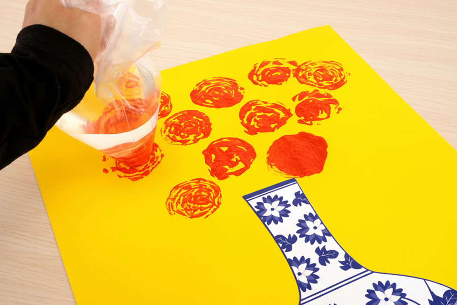 Pintar rosas con una bolsa de plástico